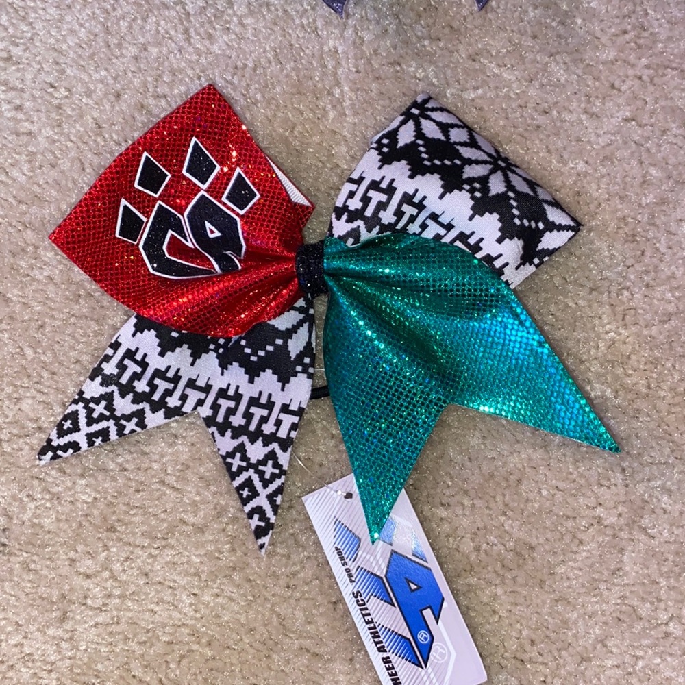 CA Christmas bow